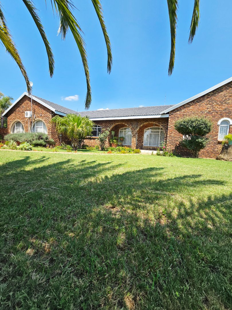 3 Bedroom Property for Sale in La Hoff North West